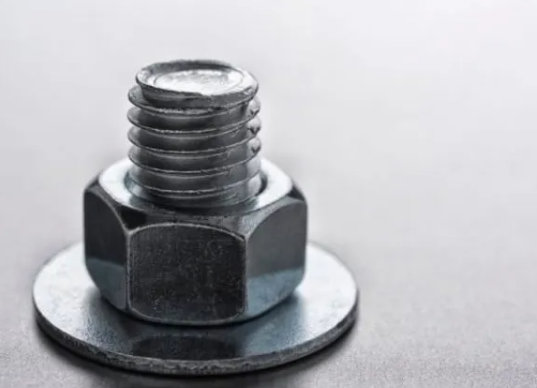 어떤 유형의 볼트가 나사산 고정장치 중 하나입니까?